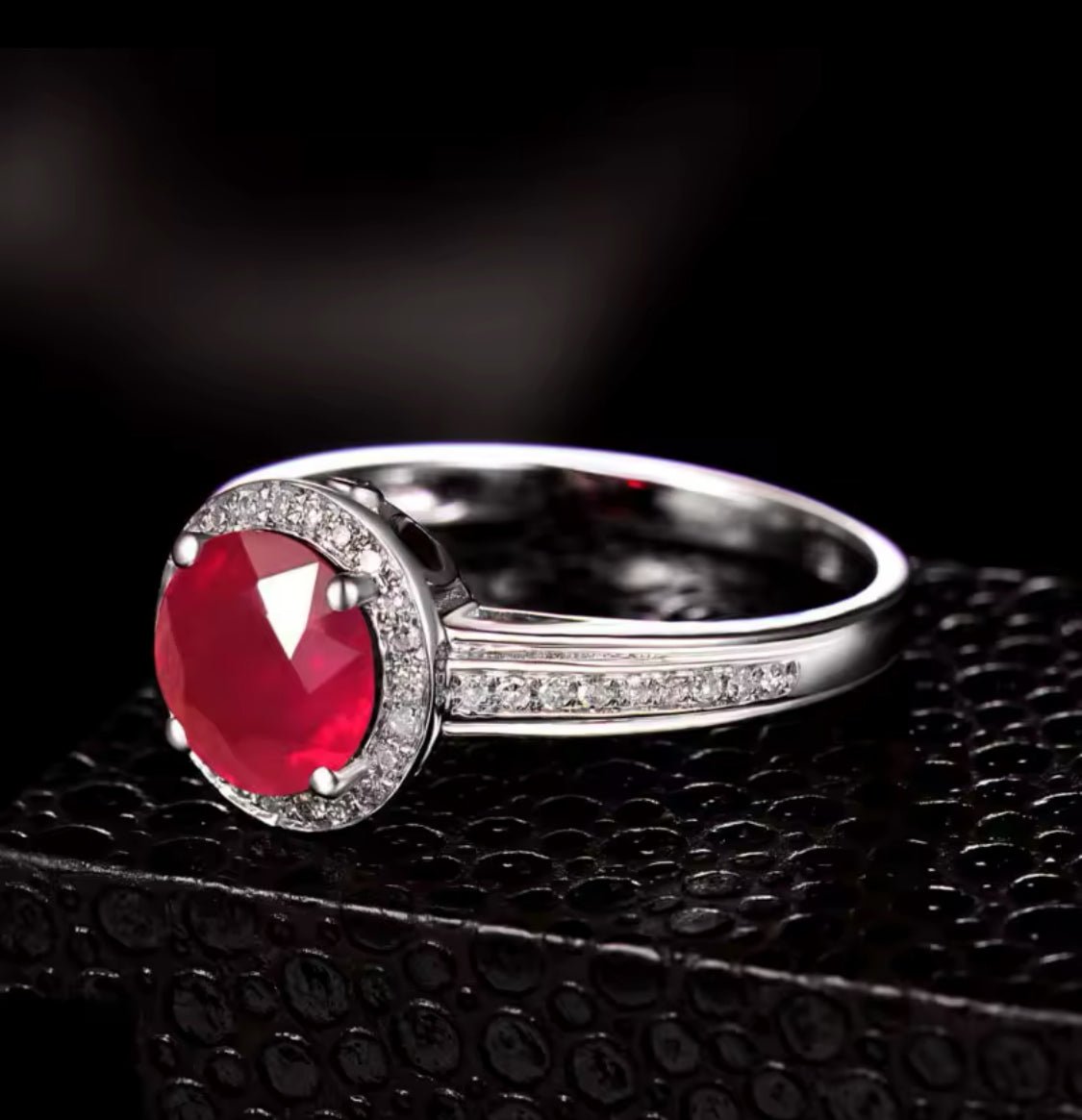 14Kt White Gold Diamond 2.10 ct Ruby Ring