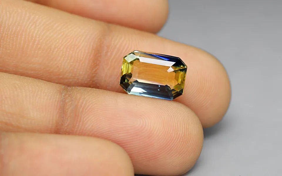 Bicolor Sapphire - 7.14 ct