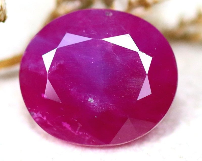 Burma Pinkish Red Ruby - 3.89 ct
