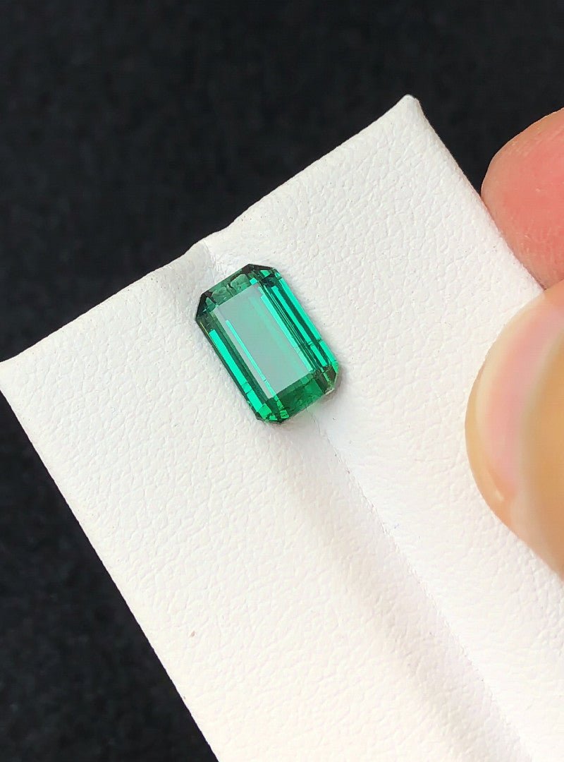 Green Tourmaline - 2.41 ct