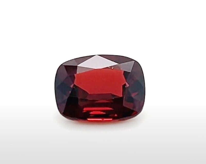 Natural Almandine Garnet 5.67 ct – Cushion Cut, ČGL Certified