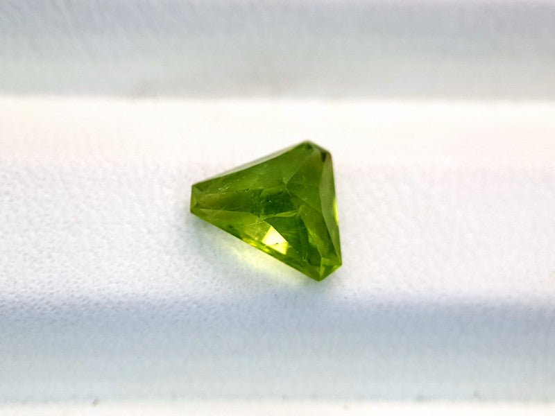 Natural Peridot 1.85 ct – Green, Trilliant Cut, Untreated