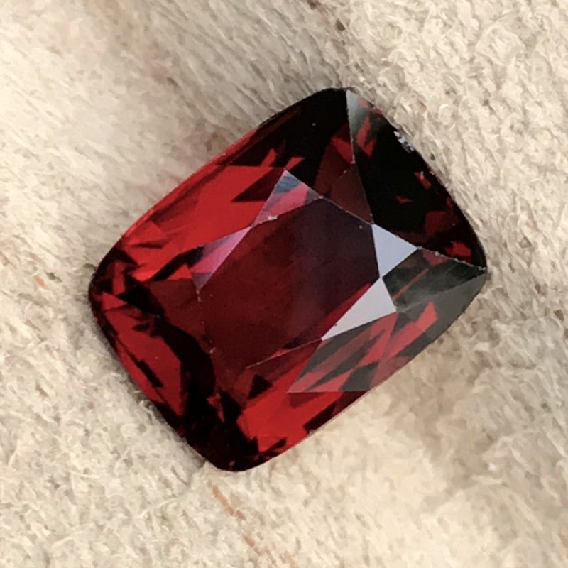 Natural Rhodolite Garnet 4.14 ct – Cushion Cut, Untreated