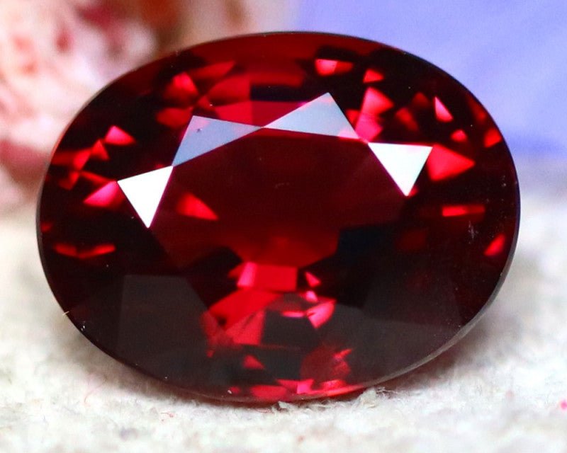 Natural Umbalite Garnet 2.44 ct – Oval Cut, Untreated