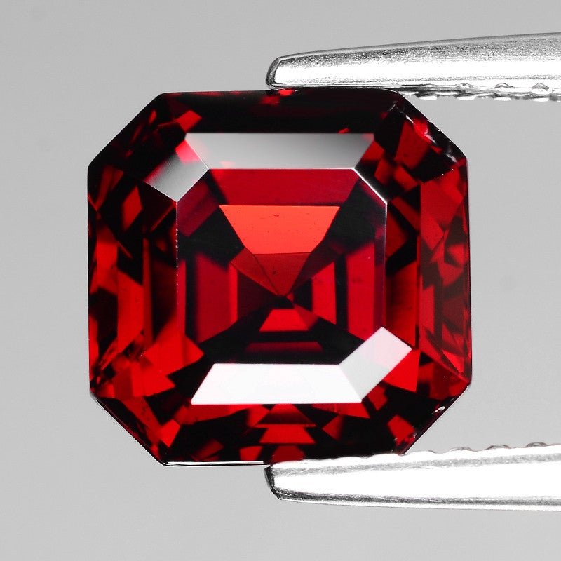 Natural Umbalite Garnet 4.71 ct – Asscher Cut, Untreated