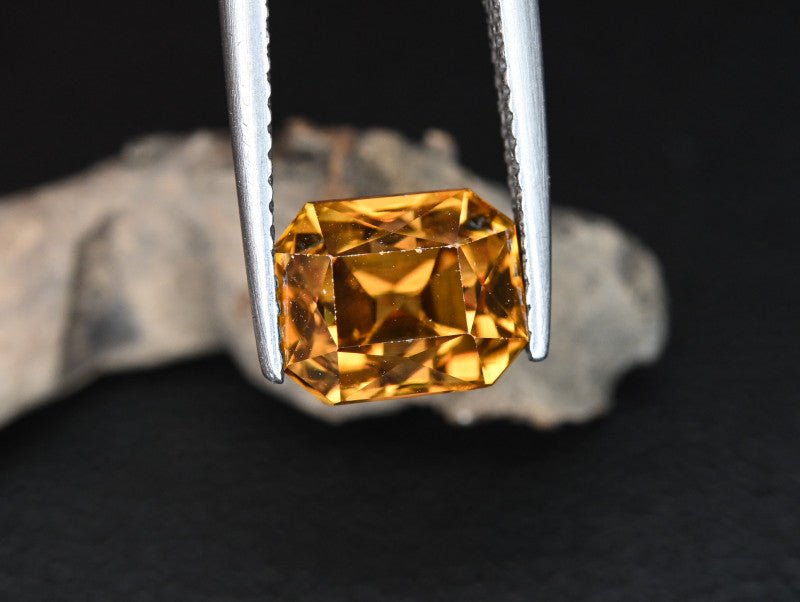 Natural Whiskey Honey Zircon 4.60 ct – Octagonal Cut, Untreated