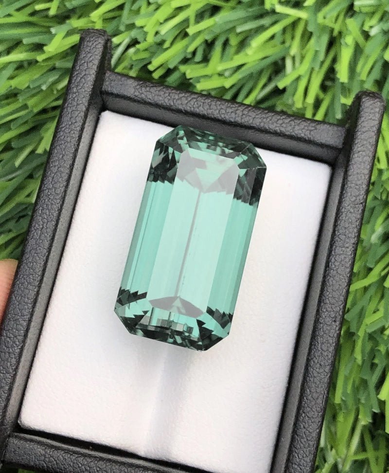 Spodumene 51.80 ct – Light Green, Octagonal Cut, Irradiated