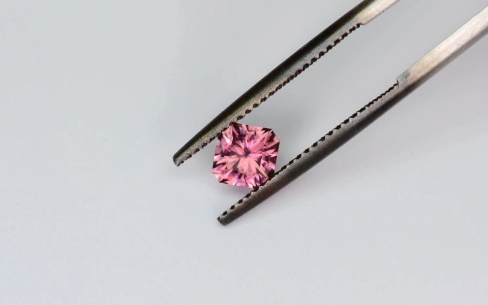 Zircon 0.96 ct – Pink, Square Cut